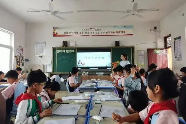 引导学生在实际问题解决中锤炼身手推动差异化教育和个性化指导