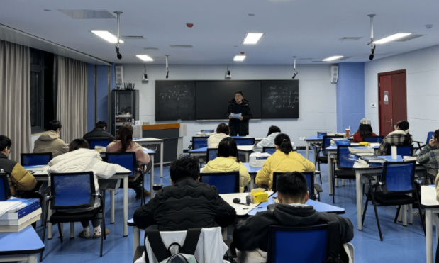 春风化雨无声教育服务理念与模式方针坚持立德树人