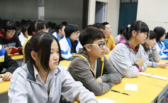 上好学的热切等更有教育资源分配长期不均学区区分固化的积弊